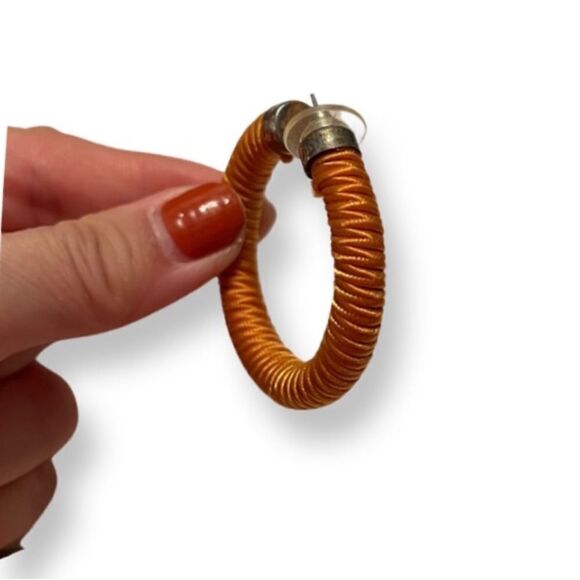 🤯5/$20🤯 Vintage Orange Thick Hoop Earrings - Picture 2 of 2